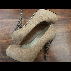 Textured Suede Fendi Pumps